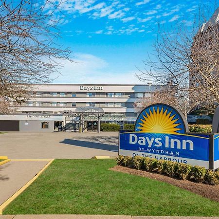 Days Inn By Wyndham Victoria On The Harbour Exteriör bild