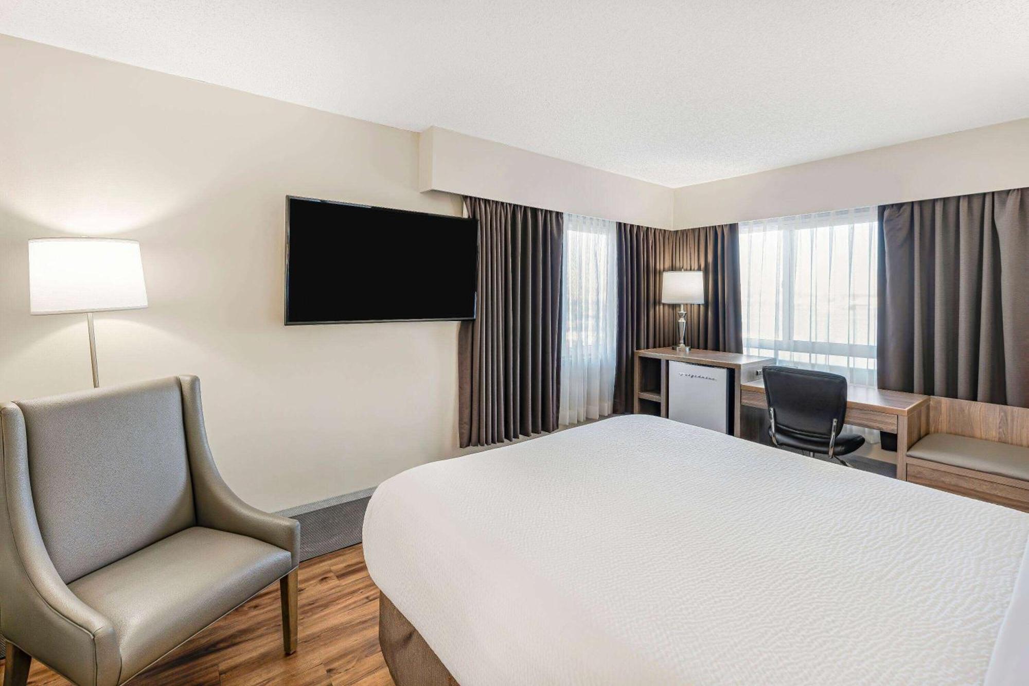 Days Inn By Wyndham Victoria On The Harbour Exteriör bild