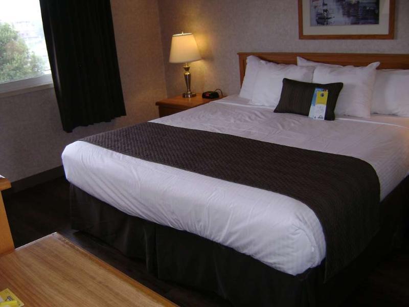 Days Inn By Wyndham Victoria On The Harbour Exteriör bild